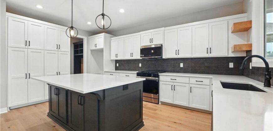 10504 N Mulberry Street, Kansas City, MO 64155