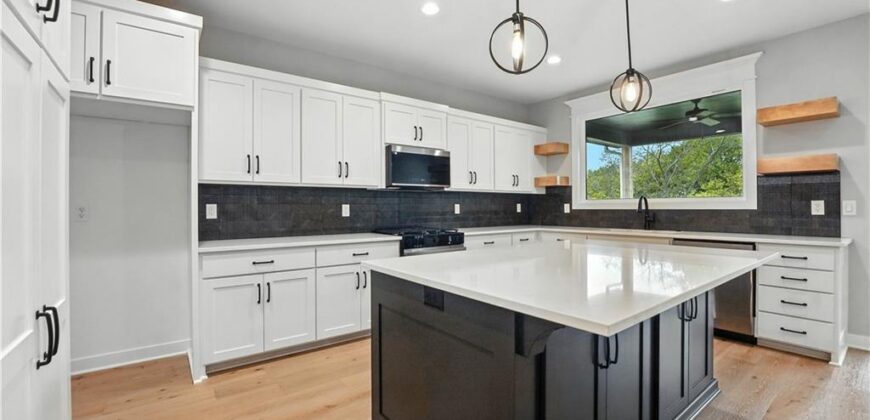 10504 N Mulberry Street, Kansas City, MO 64155