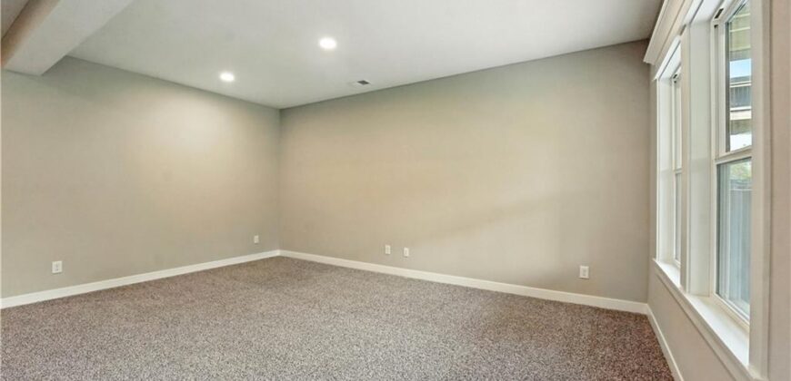 10504 N Mulberry Street, Kansas City, MO 64155