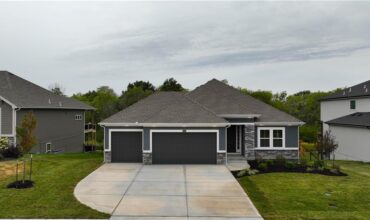 10504 N Mulberry Street, Kansas City, MO 64155