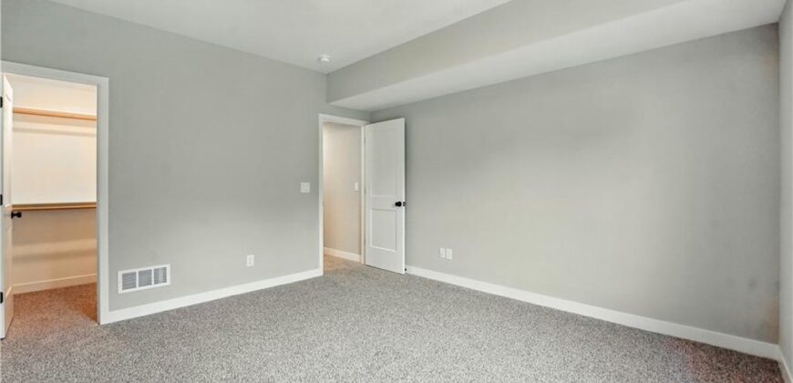 10504 N Mulberry Street, Kansas City, MO 64155