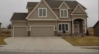 9409 N Laurel Avenue, Kansas City, MO 64157