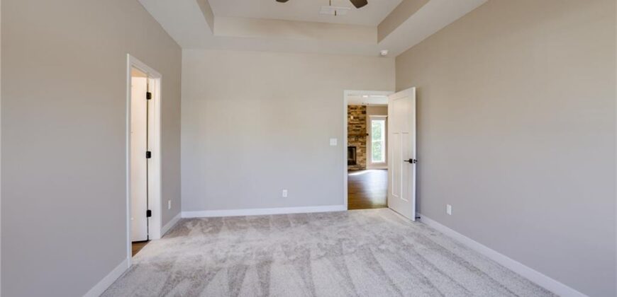 2031 Riverstone Drive, Excelsior Springs, MO 64024