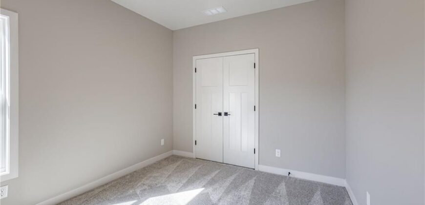 2031 Riverstone Drive, Excelsior Springs, MO 64024