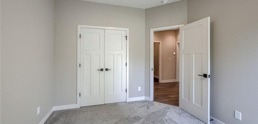 2031 Riverstone Drive, Excelsior Springs, MO 64024