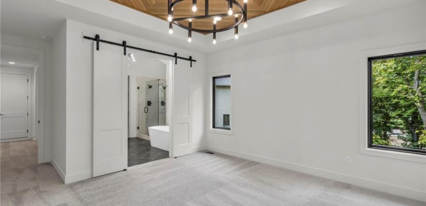 10410 River Hills Drive, Parkville, MO 64152