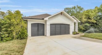 10410 River Hills Drive, Parkville, MO 64152