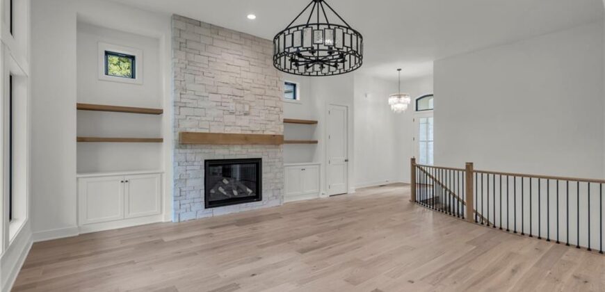 10410 River Hills Drive, Parkville, MO 64152