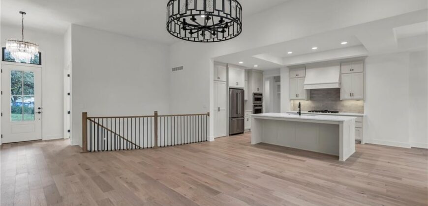 10410 River Hills Drive, Parkville, MO 64152