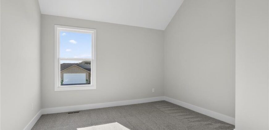7045 NW Yulich Court, Parkville, MO 64152