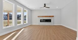 7045 NW Yulich Court, Parkville, MO 64152