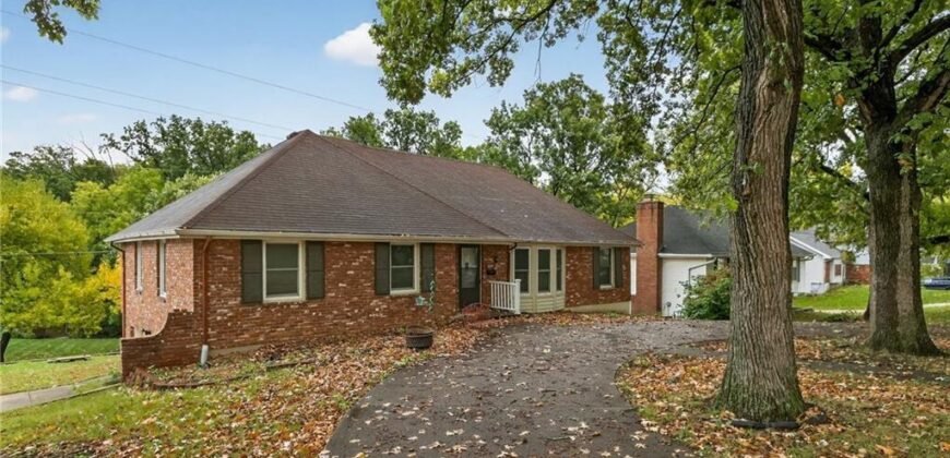 6761 N Woodland Avenue, Kansas City, MO 64118