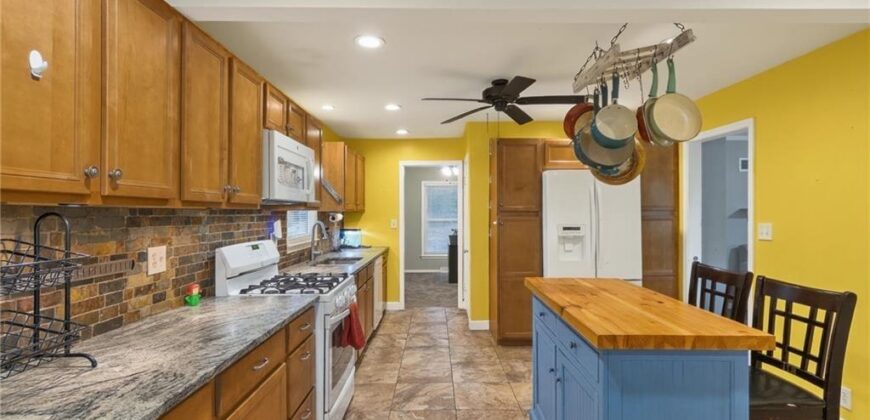 6761 N Woodland Avenue, Kansas City, MO 64118