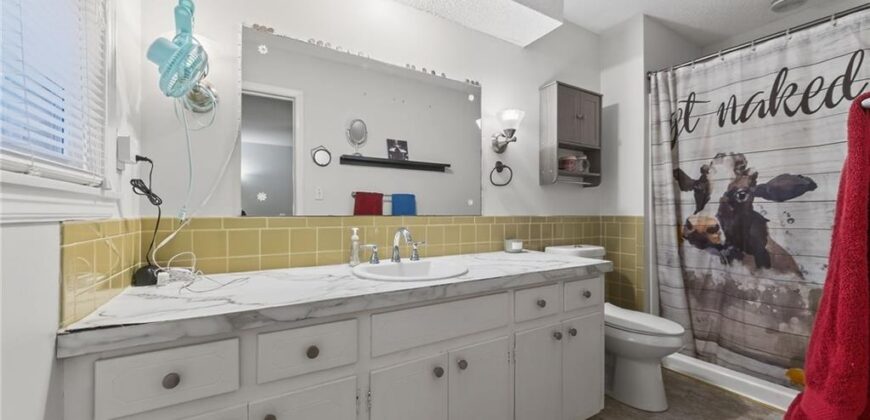 6761 N Woodland Avenue, Kansas City, MO 64118