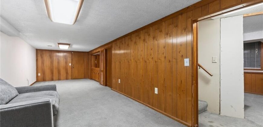 6761 N Woodland Avenue, Kansas City, MO 64118