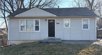 7109 N Cherry Lane, Gladstone, MO 64118