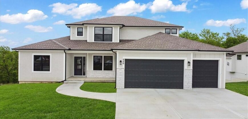 502 Blackhawke Drive, Smithville, MO 64089