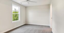 502 Blackhawke Drive, Smithville, MO 64089