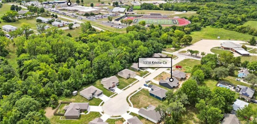 1318 Kristie Circle, Excelsior Springs, MO 64024