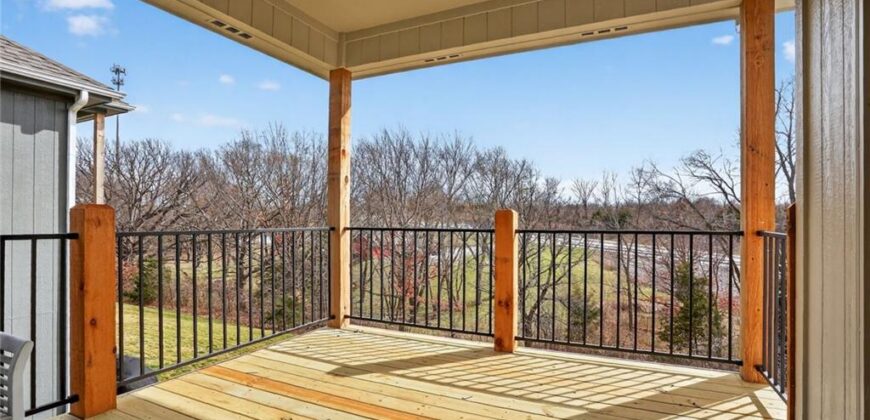 13715 NW 70th Street, Parkville, MO 64152