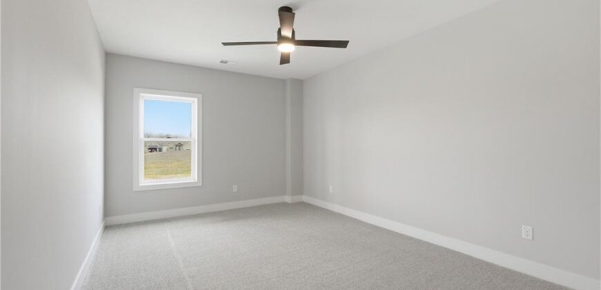 8734 N FARLEY Avenue, Kansas City, MO 64157