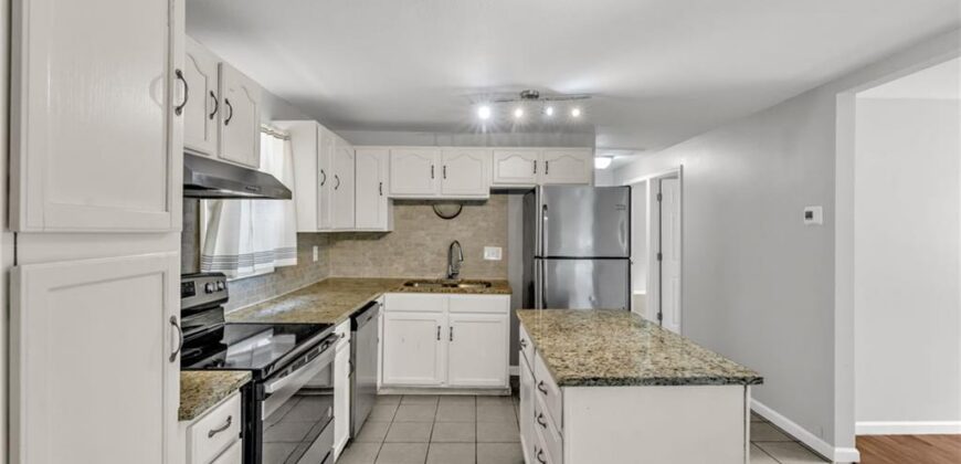 810 NE 62nd Street, Gladstone, MO 64118