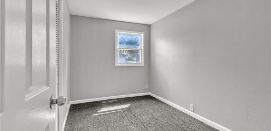 810 NE 62nd Street, Gladstone, MO 64118