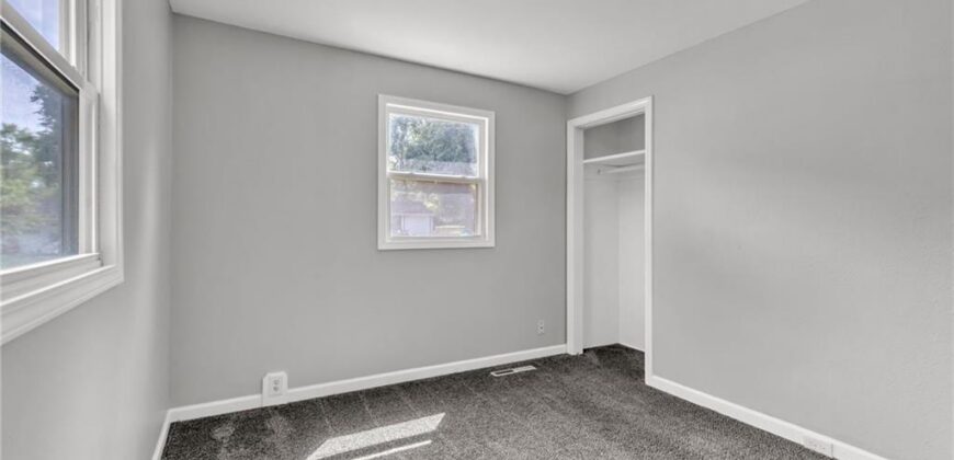 810 NE 62nd Street, Gladstone, MO 64118