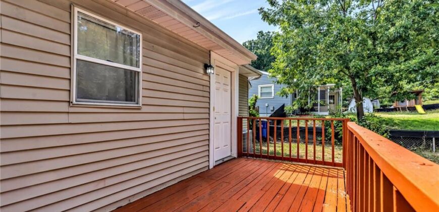 810 NE 62nd Street, Gladstone, MO 64118