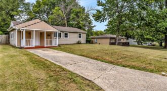 810 NE 62ND Street, Gladstone, MO 64118
