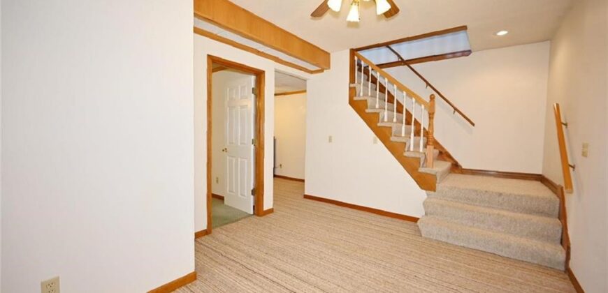 22745 S king Road, Weston, MO 64098