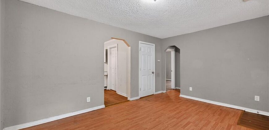 4501 N Olive Street, Kansas City, MO 64116