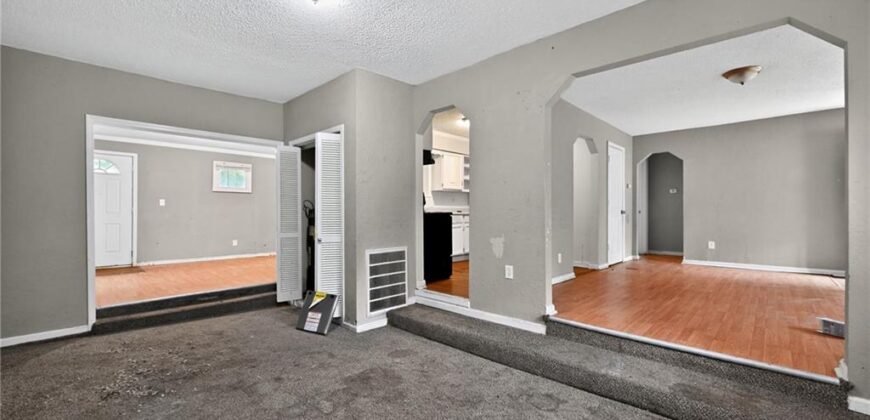 4501 N Olive Street, Kansas City, MO 64116