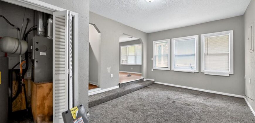 4501 N Olive Street, Kansas City, MO 64116