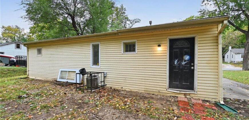 4501 N Olive Street, Kansas City, MO 64116