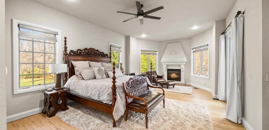 8519 N Sycamore Avenue, Kansas City, MO 64157