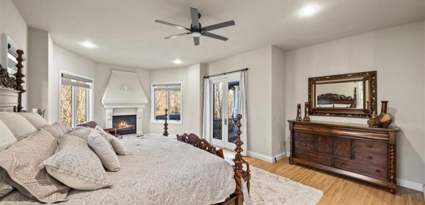 8519 N Sycamore Avenue, Kansas City, MO 64157