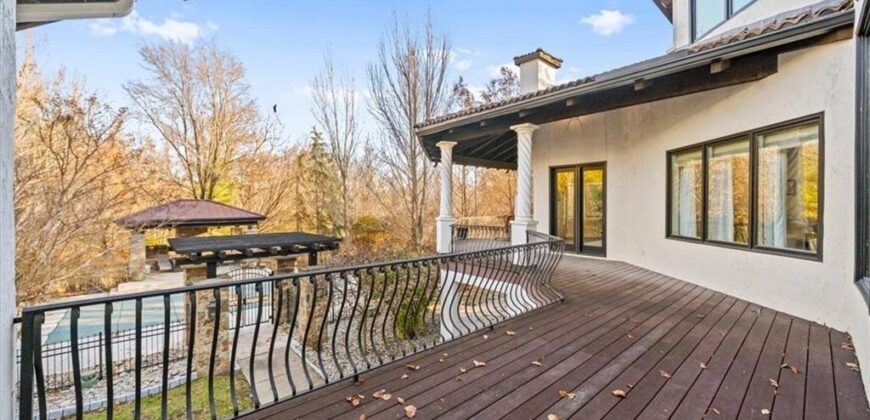 8519 N Sycamore Avenue, Kansas City, MO 64157