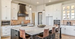 8625 Westridge Court, Parkville, MO 64152