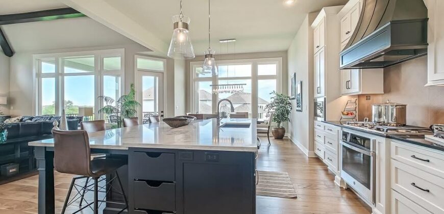 8625 Westridge Court, Parkville, MO 64152
