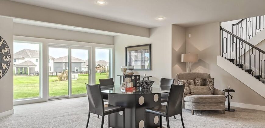 8625 Westridge Court, Parkville, MO 64152