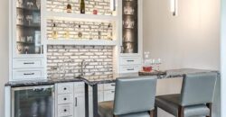 8625 Westridge Court, Parkville, MO 64152
