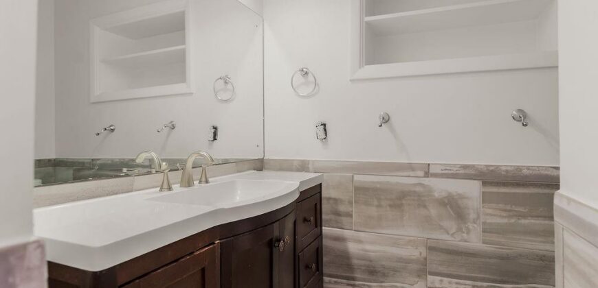 419 NW North Shore Drive, Lake Waukomis, MO 64151