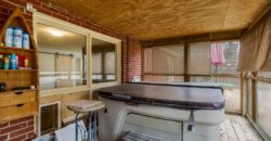 419 NW North Shore Drive, Lake Waukomis, MO 64151