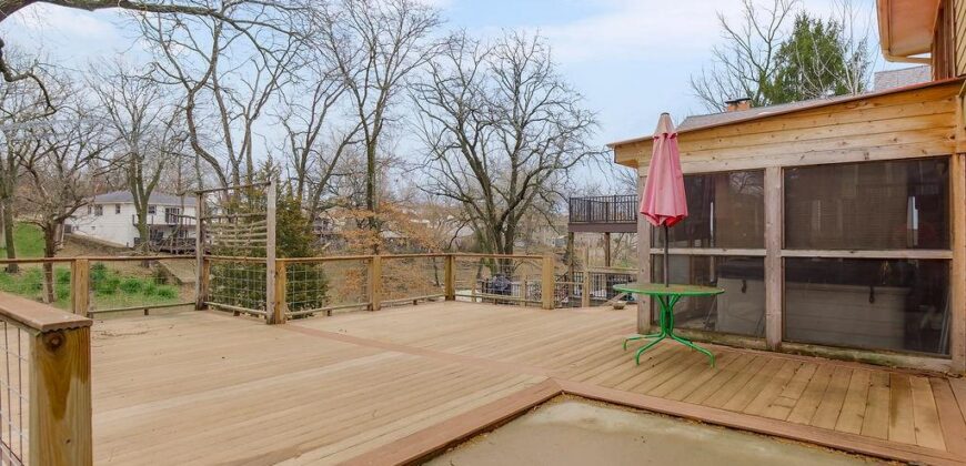 419 NW North Shore Drive, Lake Waukomis, MO 64151