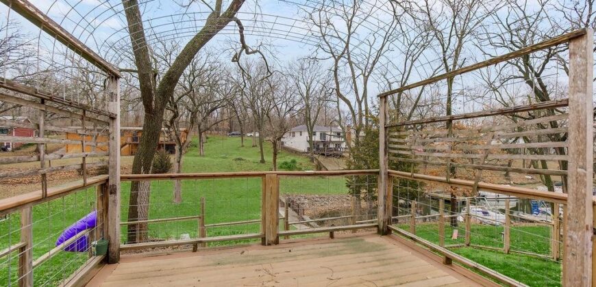 419 NW North Shore Drive, Lake Waukomis, MO 64151
