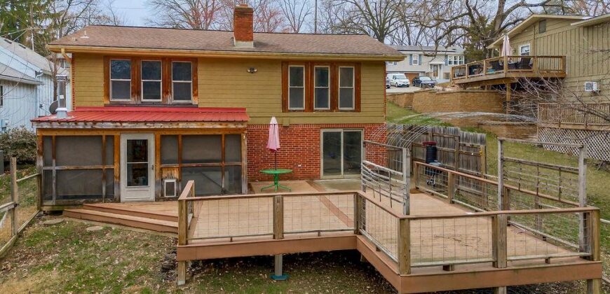419 NW North Shore Drive, Lake Waukomis, MO 64151