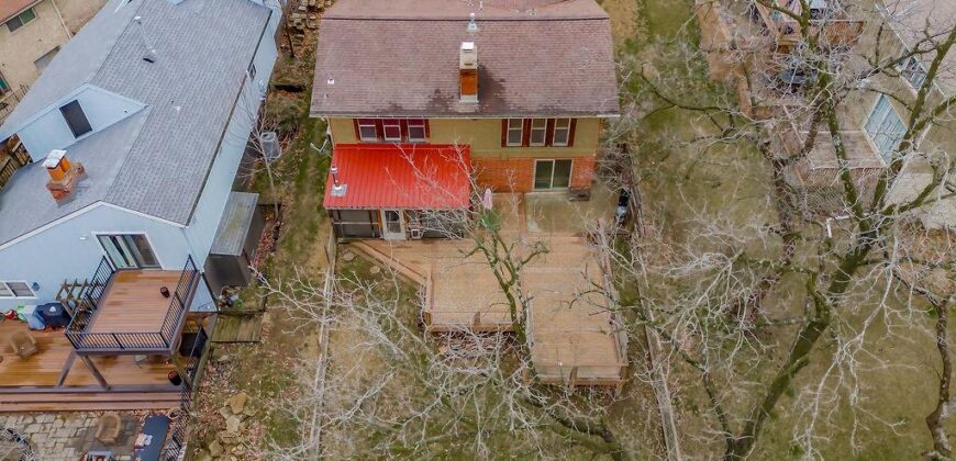419 NW North Shore Drive, Lake Waukomis, MO 64151