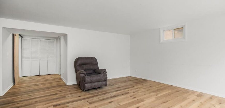 419 NW North Shore Drive, Lake Waukomis, MO 64151