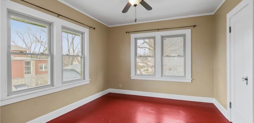 2120 Gentry Street, North Kansas City, MO 64116